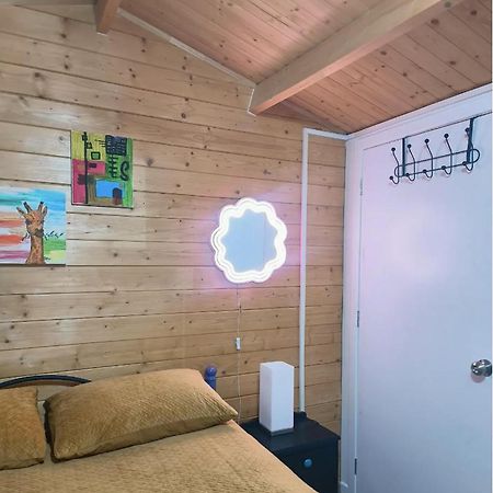 Gorgeous Cabin - Spa Pool! ควีนส์ทาวน์ ภายนอก รูปภาพ